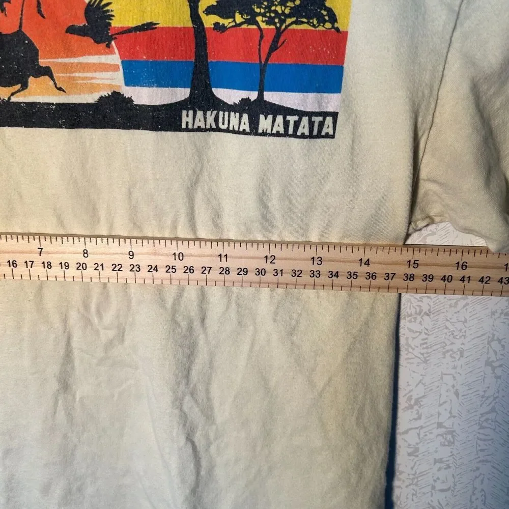 Hakuna Matata Girl's T-Shirt Yellow Cotton 2-Sided Rolled Hem Disney Size Small - Picture 8 of 8